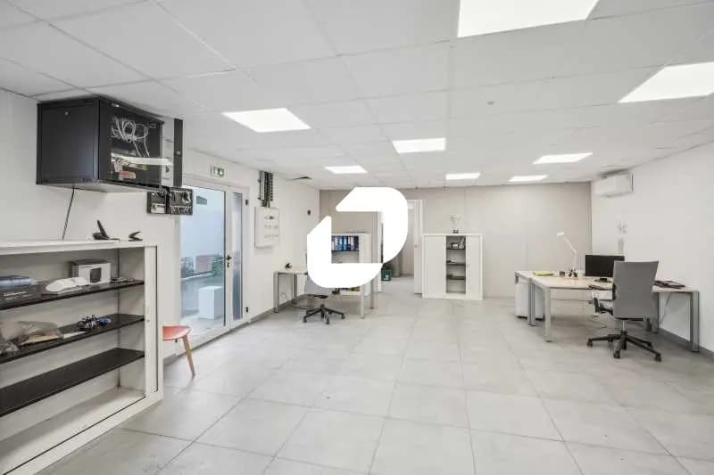 Office in Gennevilliers to rent - Interior Photo - Image 3 of 3