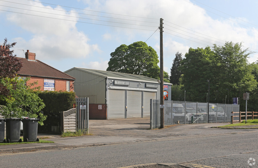 Aston Common, Sheffield for rent - Building Photo - Image 3 of 3