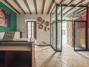 Retail in Sant Pere de Ribes, Barcelona to rent Interior Photo- Image 2 of 14