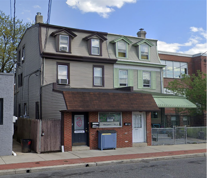 Gloucester City Portfolio portfolio of 3 properties for sale on LoopNet.co.uk - Building Photo - Image 2 of 11