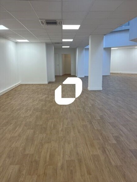 Office in Levallois-Perret to rent - Interior Photo - Image 3 of 16