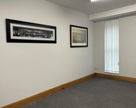 Northumbrian Way, Newcastle Upon Tyne to rent Interior Photo- Image 1 of 5