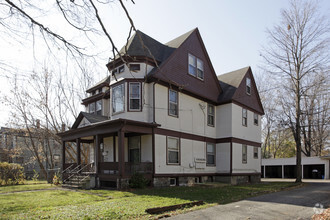 922 S Park Pl, Kalamazoo, MI for sale Primary Photo- Image 1 of 3