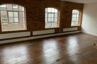 10 Greenland St, London to rent Interior Photo- Image 2 of 3