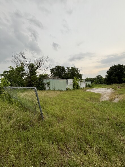 610 New York St, Navasota, TX for sale - Building Photo - Image 2 of 6