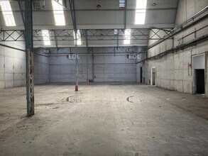 Light Industrial in Bezons to rent Interior Photo- Image 1 of 4