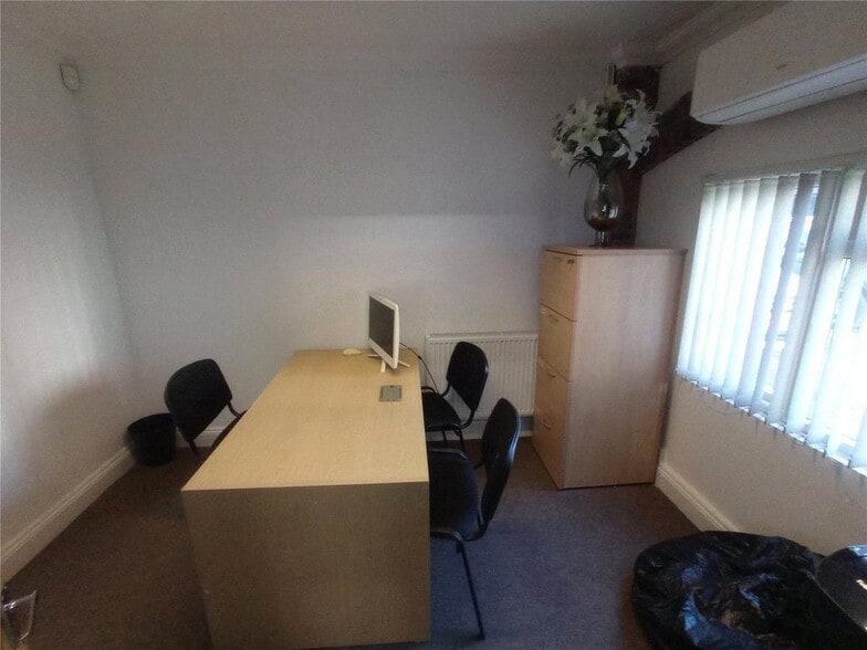 375-377 Rayleigh Rd, Leigh On Sea to rent - Building Photo - Image 3 of 30