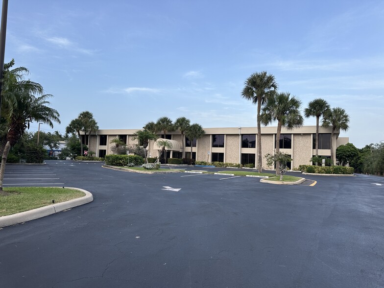 1300 N Federal Hwy, Boca Raton, FL for rent - Building Photo - Image 1 of 21