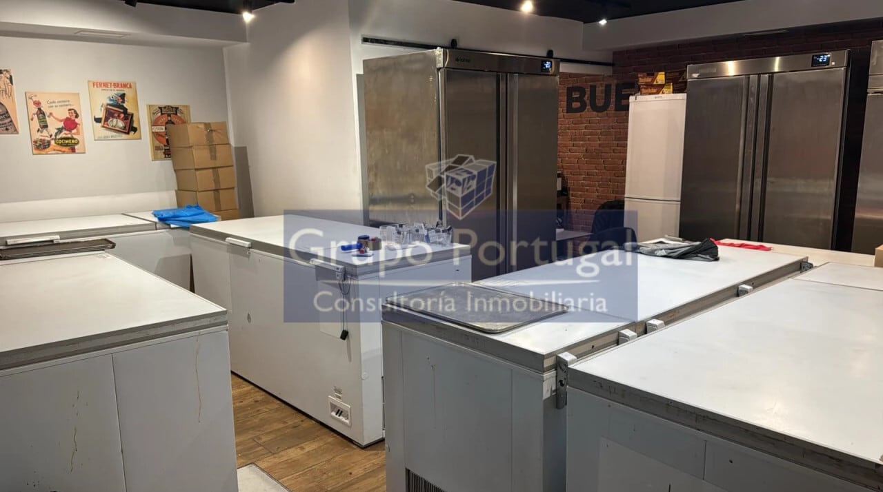 Retail in Boadilla del Monte, Madrid to rent Interior Photo- Image 1 of 5