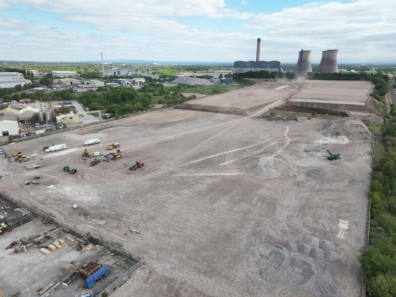 Gateway 100, Widnes to rent - Building Photo - Image 2 of 13