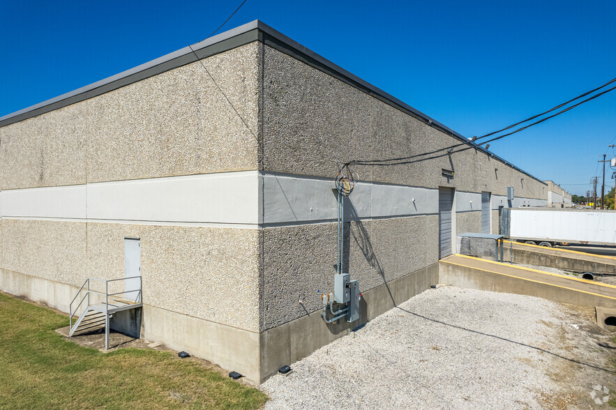 11460-11480 Hillguard Rd, Dallas, TX for rent - Building Photo - Image 2 of 7