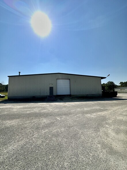 1559 Wilmington Hwy, Fayetteville, NC for rent - Building Photo - Image 2 of 7