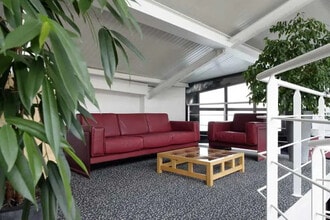 57 Rue Pierre Brossolette, Courbevoie to rent Building Photo- Image 2 of 6