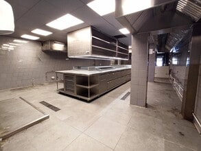 Retail in Barcelona, Barcelona to rent Interior Photo- Image 2 of 15