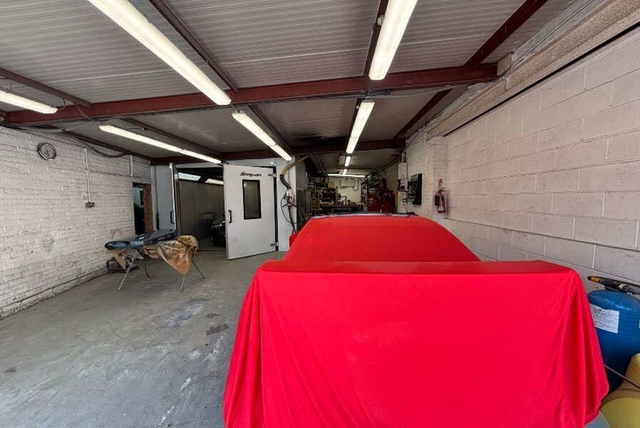 22-24B Holmethorpe Ave, Redhill, SRY RH1 2NL - Unit 22A - - Interior Photo - Image 1 of 4