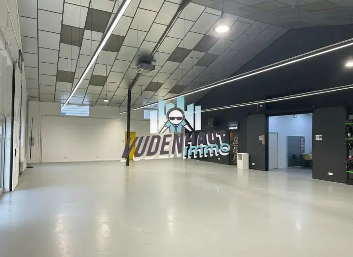Location Commerce 641 m² - Photo 1