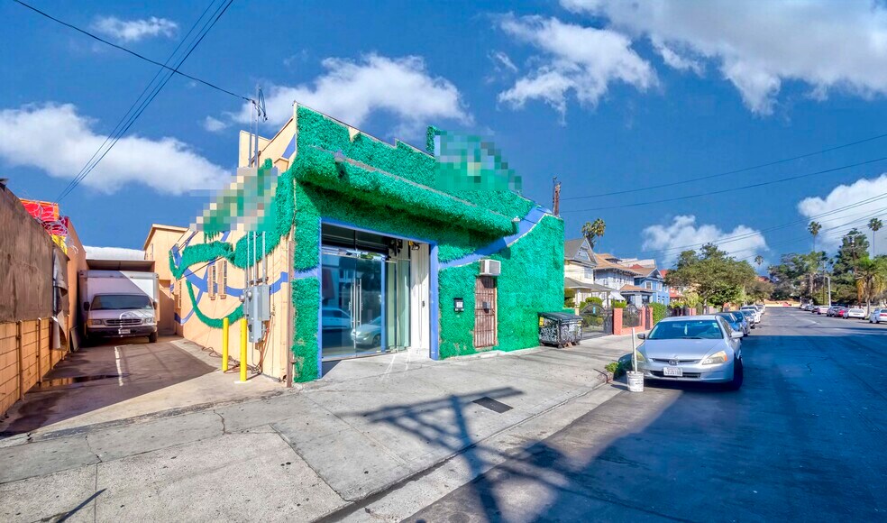 1451-1453 Malvern Ave, Los Angeles, CA for sale - Building Photo - Image 2 of 44