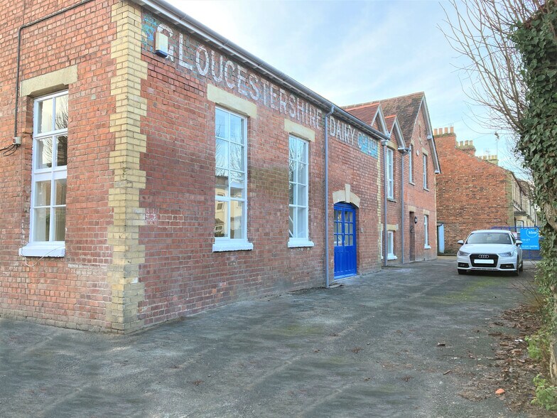 23-25 Ashcroft Rd, Cirencester for sale - Building Photo - Image 1 of 1