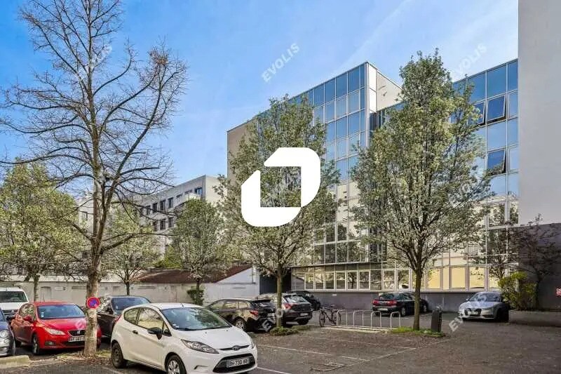 Office in Saint-Ouen-sur-Seine to rent - Building Photo - Image 1 of 7