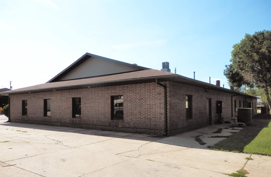 111 N Washington St, Bloomfield, NE for sale - Building Photo - Image 2 of 2