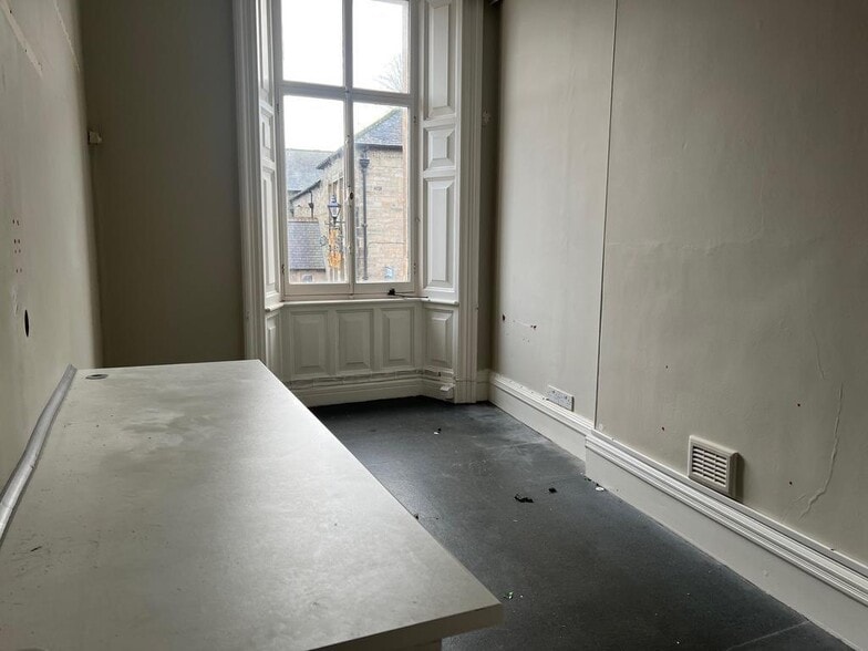 Front St, Morpeth to rent - Interior Photo - Image 3 of 10