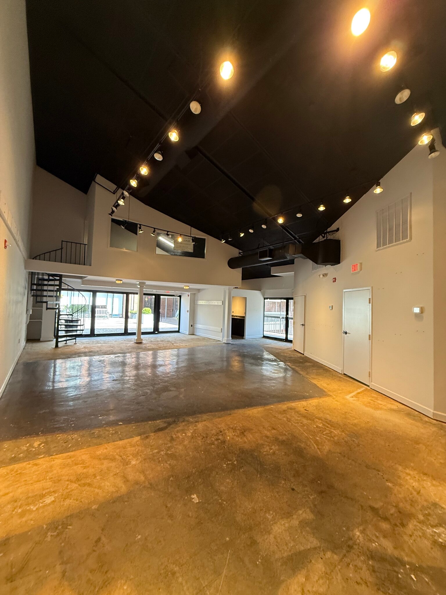 3222 NW N St NW, Washington, DC to rent Interior Photo- Image 1 of 8