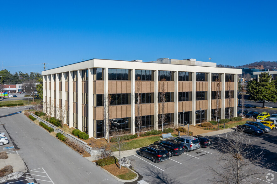 7000 Executive Center Dr, Brentwood, TN for rent - Building Photo - Image 3 of 17