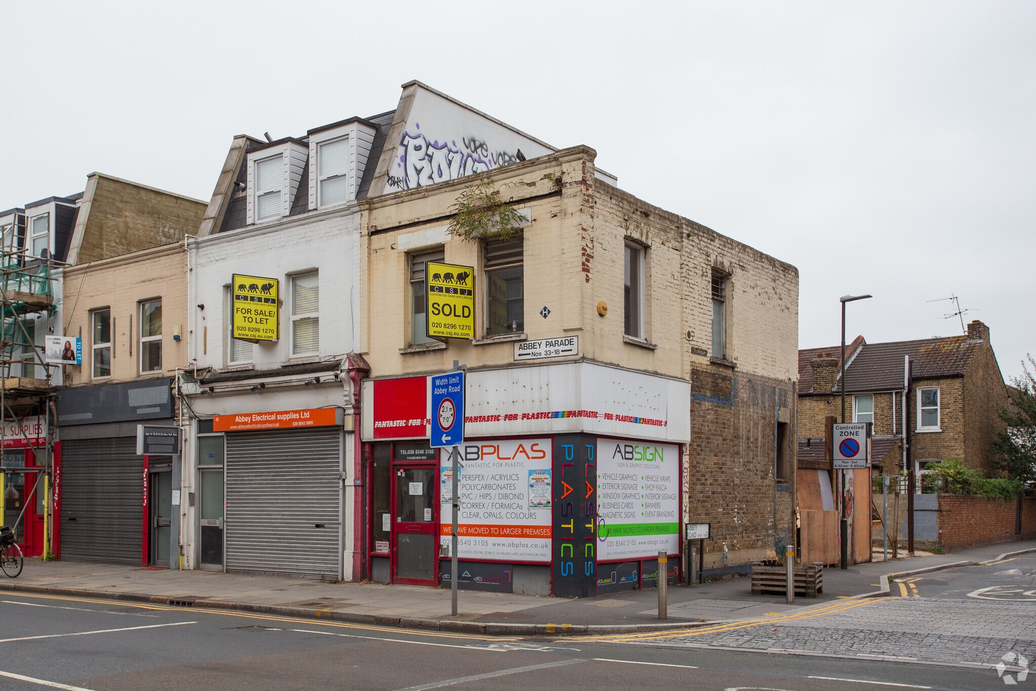 32 Abbey Para, London for sale Primary Photo- Image 1 of 1
