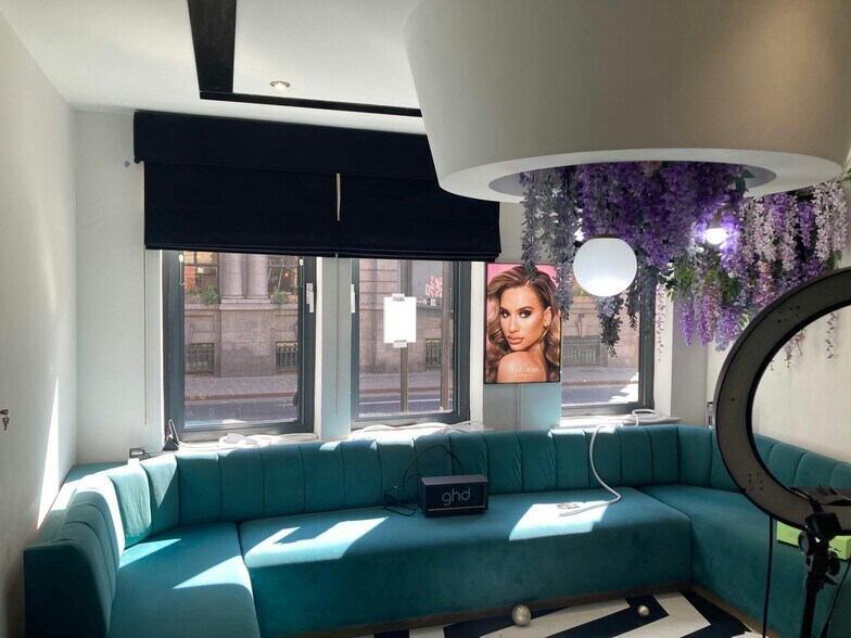 18 East Para, Leeds to rent - Building Photo - Image 2 of 4