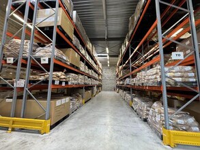 Light Industrial in Taverny to rent Interior Photo- Image 2 of 21