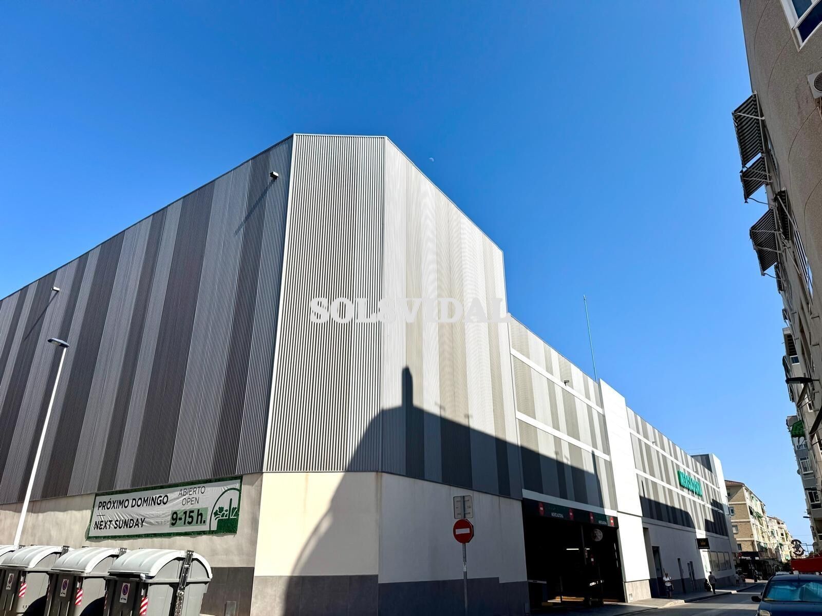 Retail in Torrevieja to rent Building Photo- Image 1 of 31