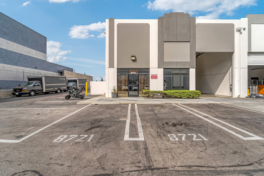 8711-8721 Aviation Blvd, Inglewood, CA for sale - Building Photo - Image 1 of 26