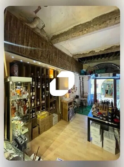 Retail in Montpellier to rent - Interior Photo - Image 3 of 7