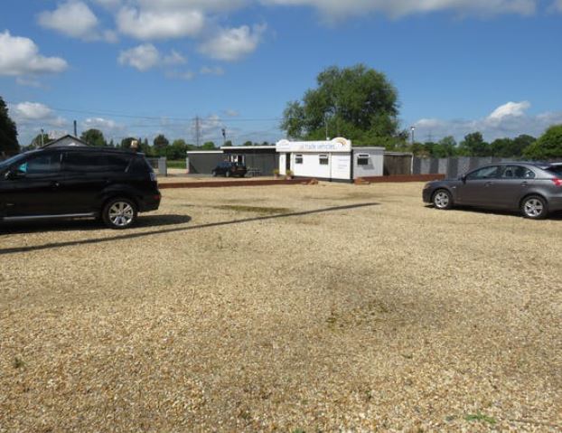 London Rd, Hartley Wintney for sale Primary Photo- Image 1 of 1