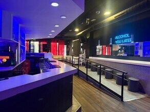 Retail in Barcelona, Barcelona to rent Interior Photo- Image 2 of 14