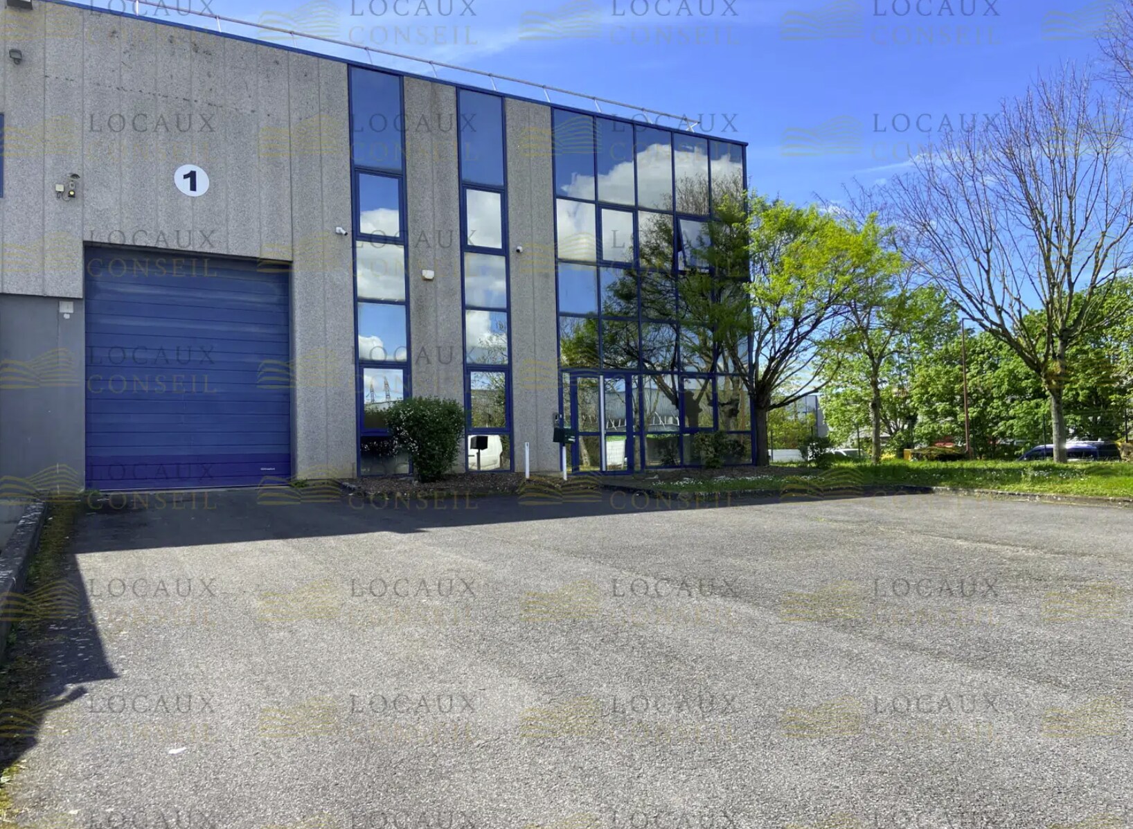 Industrial in Herblay to rent Primary Photo- Image 1 of 16