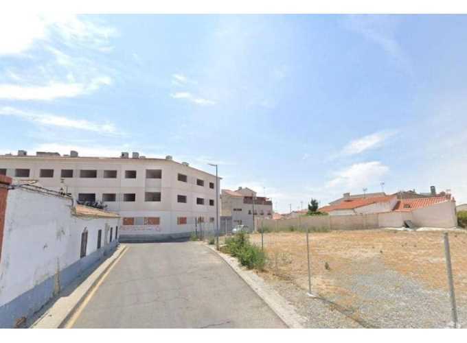 Calle Calixto García de la Parra portfolio of 2 properties for sale on LoopNet.co.uk Primary Photo- Image 1 of 3