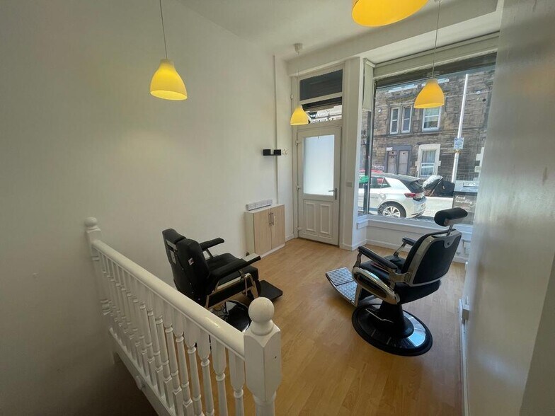 1-3 Dalgety Av, Edinburgh to rent - Building Photo - Image 3 of 7