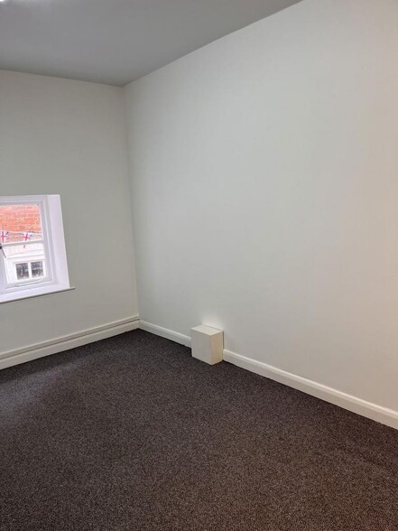 30 High St, Stone for sale - Building Photo - Image 3 of 16