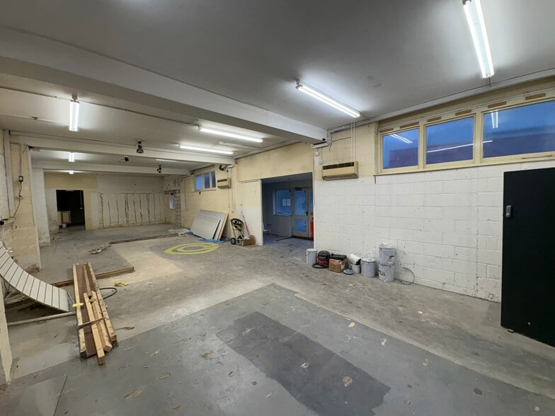 Buckland Rd, Maidstone to rent - Building Photo - Image 3 of 11