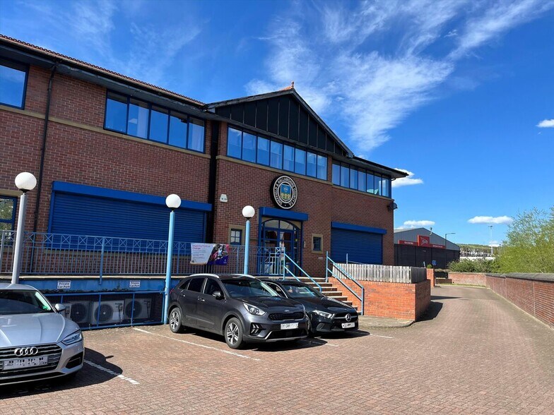 204 Meadowhall Rd, Sheffield for sale - Building Photo - Image 1 of 1