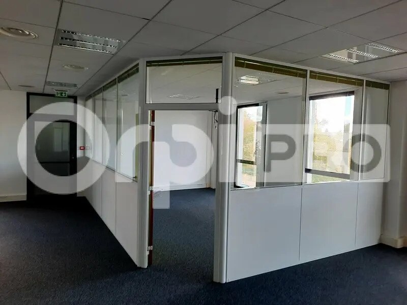 Location Bureaux 219 m² - Photo 1
