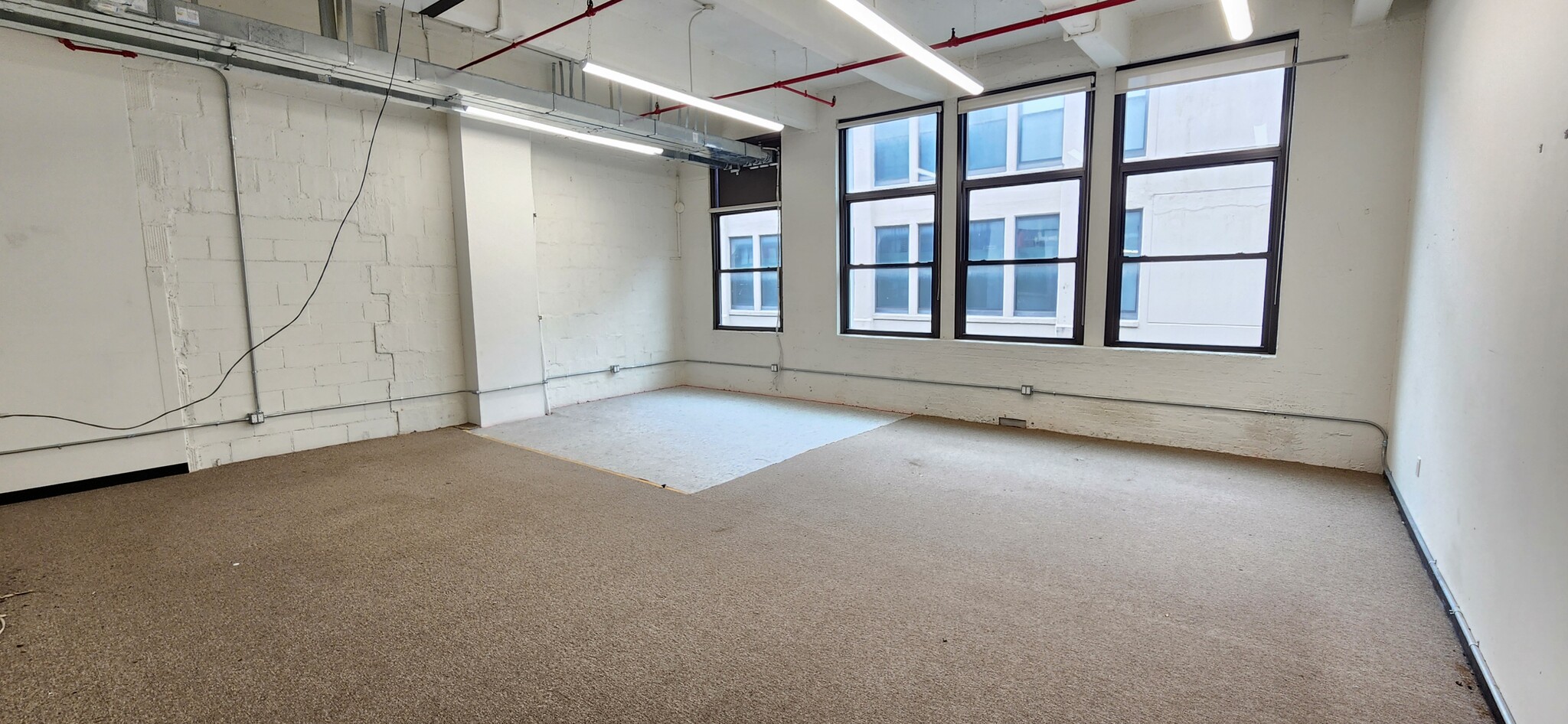 47-16 Austell Pl, Long Island City, NY for rent Building Photo- Image 1 of 1