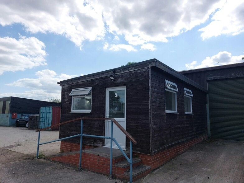 Infield Ln, Retford to rent - Building Photo - Image 2 of 4