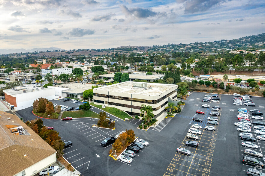 1360 W 6th St, San Pedro, CA for rent - Building Photo - Image 3 of 12