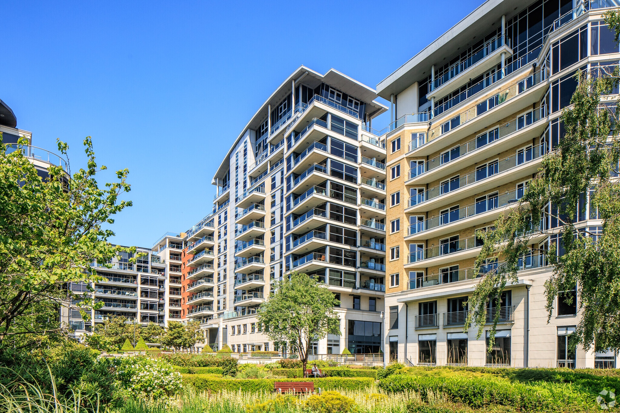 10-15 The Blvd, London for sale Primary Photo- Image 1 of 5