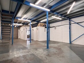 Hawkins Ln, Burton On Trent to rent Interior Photo- Image 1 of 7