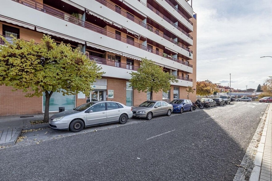 de Cádiz, 70, Granada, Granada for sale - Primary Photo - Image 1 of 23