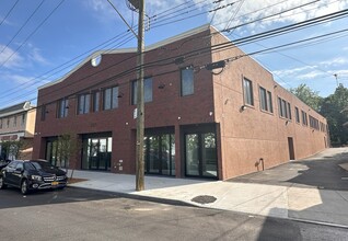 217 Main St, Staten Island, NY for rent Building Photo- Image 2 of 6