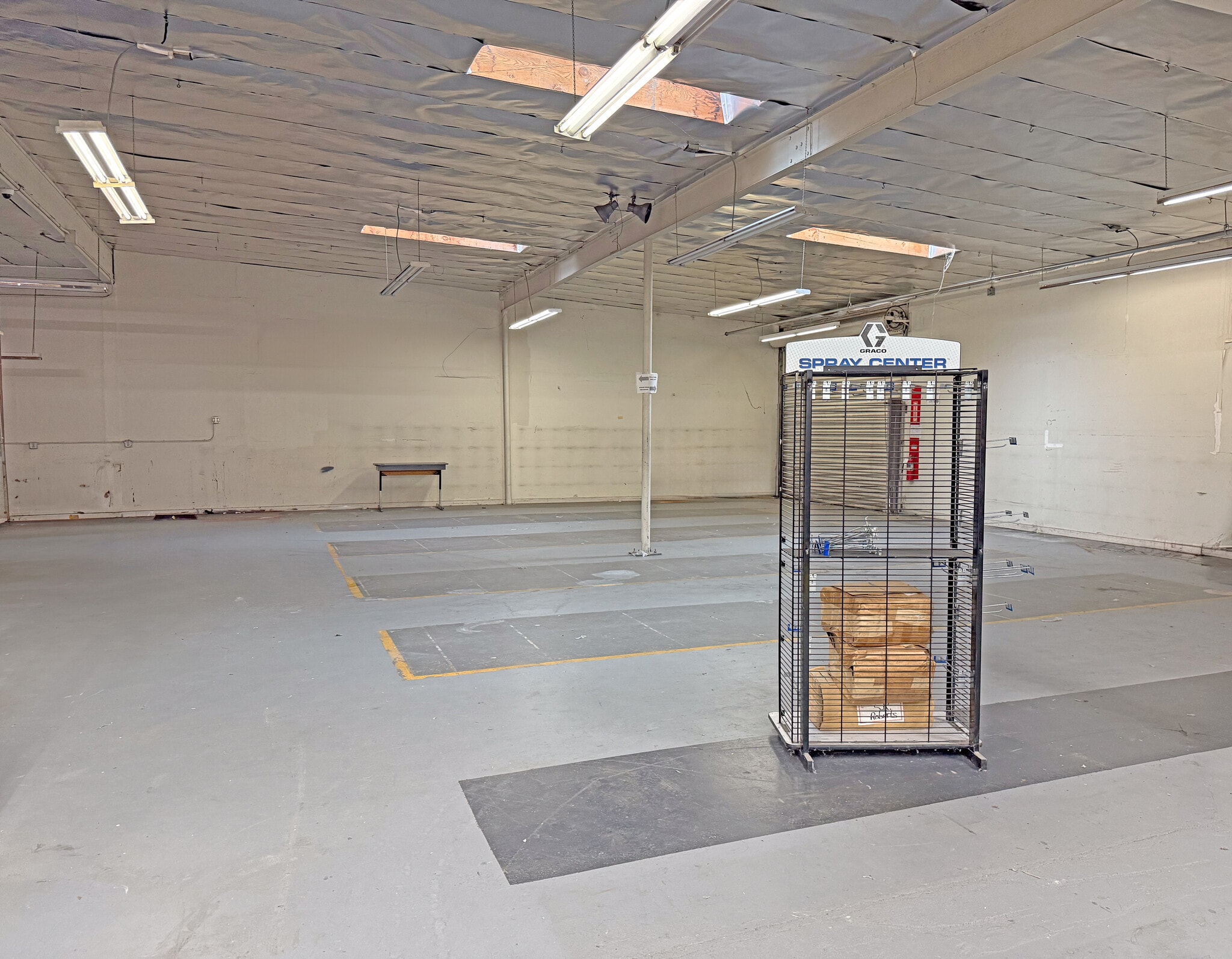 217 Roberts Ave, Santa Rosa, CA to rent Interior Photo- Image 1 of 10